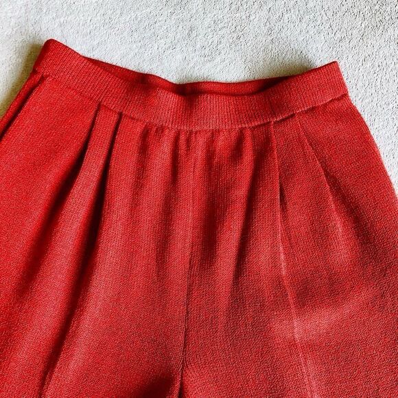 St. John Collection Terracotta Knit Pleated Front Elastic Waist Ankle Pants - Picture 4 of 9